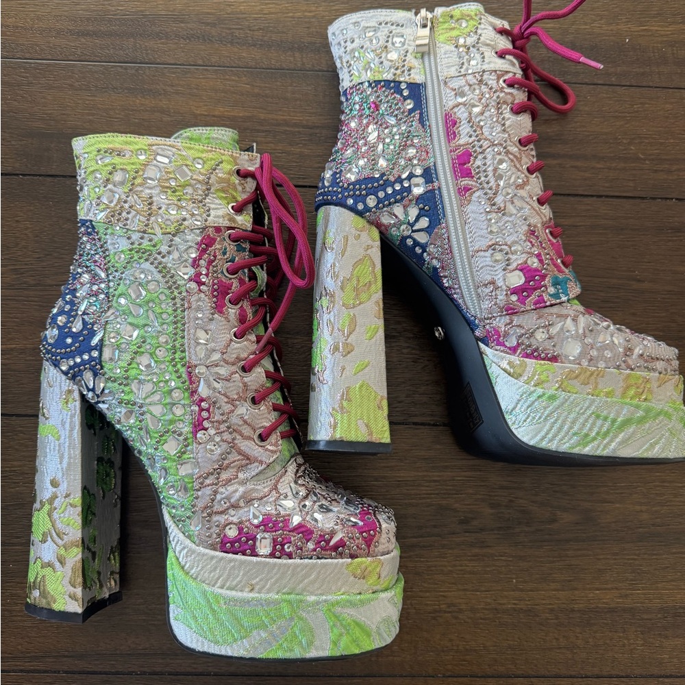 LAST PAIR!  Multicolor Embellished Women's Platform Boots - Picture 4 of 4